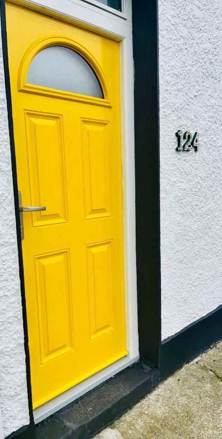 The Yellow Door 卡斯莱兰 外观 照片